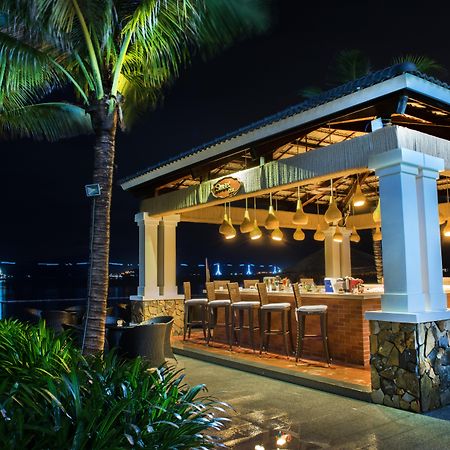 Vinpearl Resort & Spa Nha Trang Bay Exteriör bild The Bar at the Beach