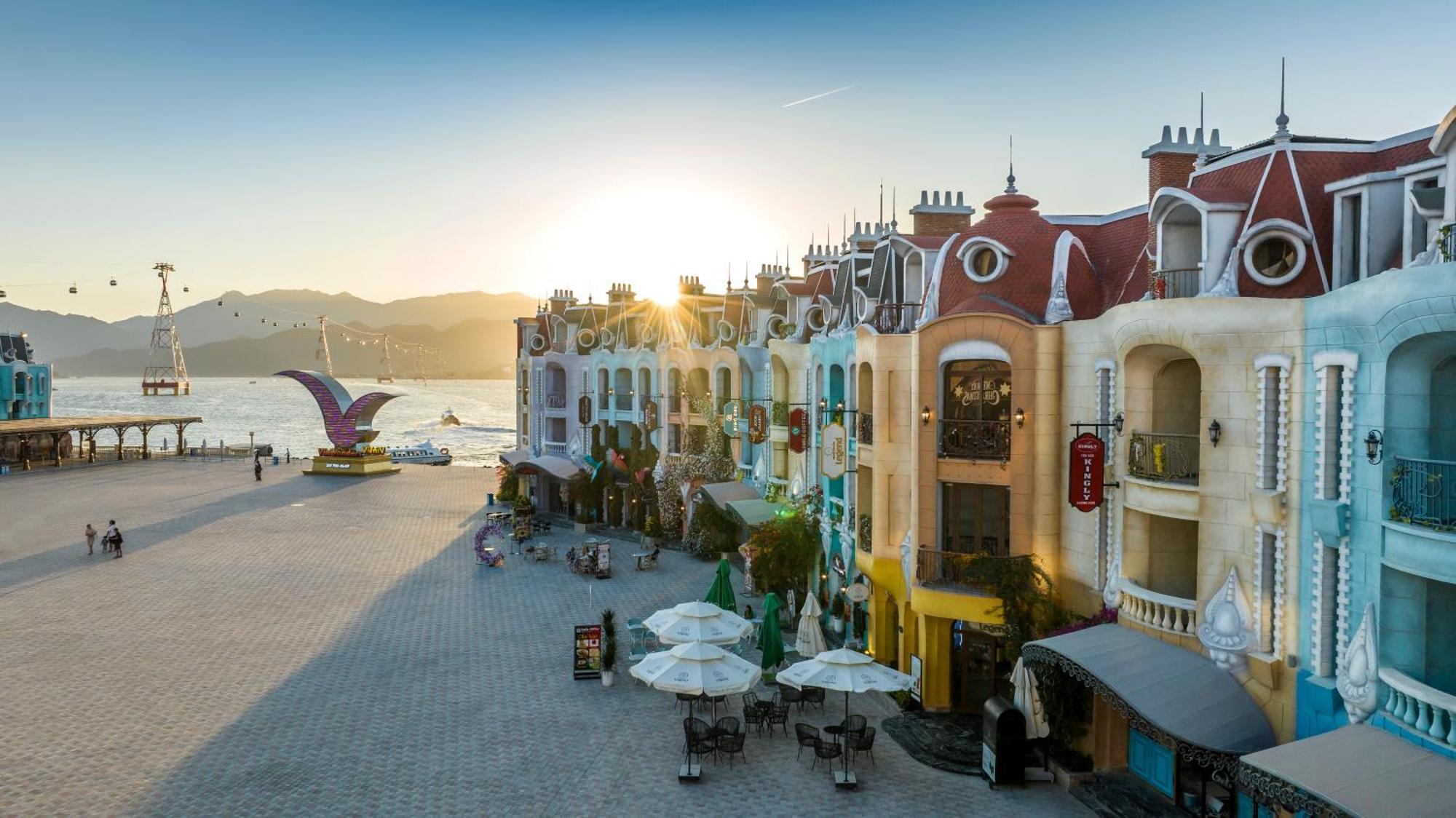 Vinpearl Resort & Spa Nha Trang Bay Exteriör bild The Village at Discovery Bay