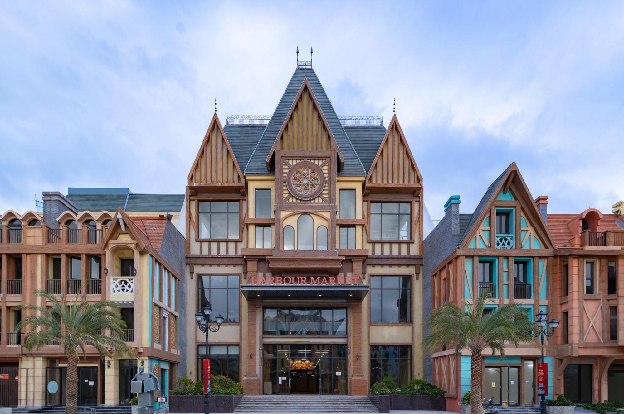 Vinpearl Resort & Spa Nha Trang Bay Exteriör bild The Village Outlet Mall