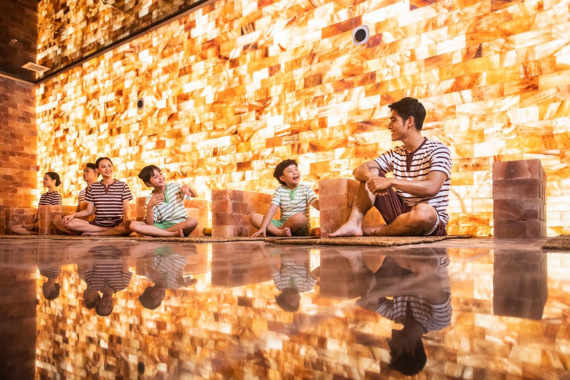 Vinpearl Resort & Spa Nha Trang Bay Exteriör bild Salt Cave at The Park, Hyderabad
