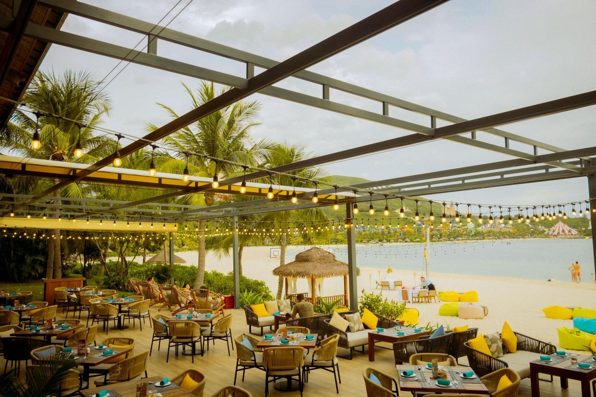 Vinpearl Resort & Spa Nha Trang Bay Exteriör bild The Beach Club